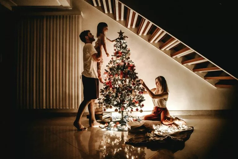 Simple Ways to Stay Present and Make the Most of the Holidays 
